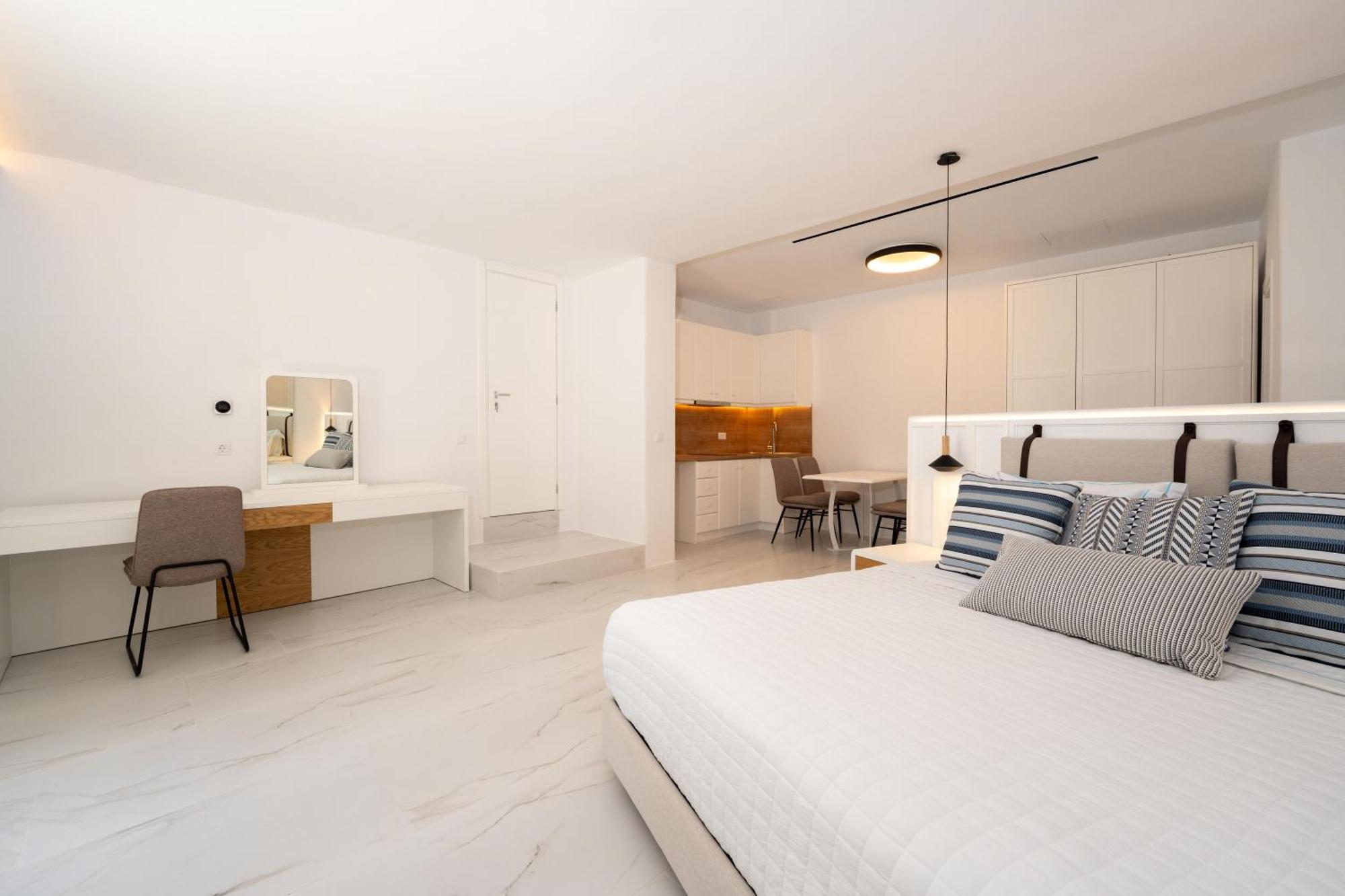 Comfort Open Plan  Studio- Land View